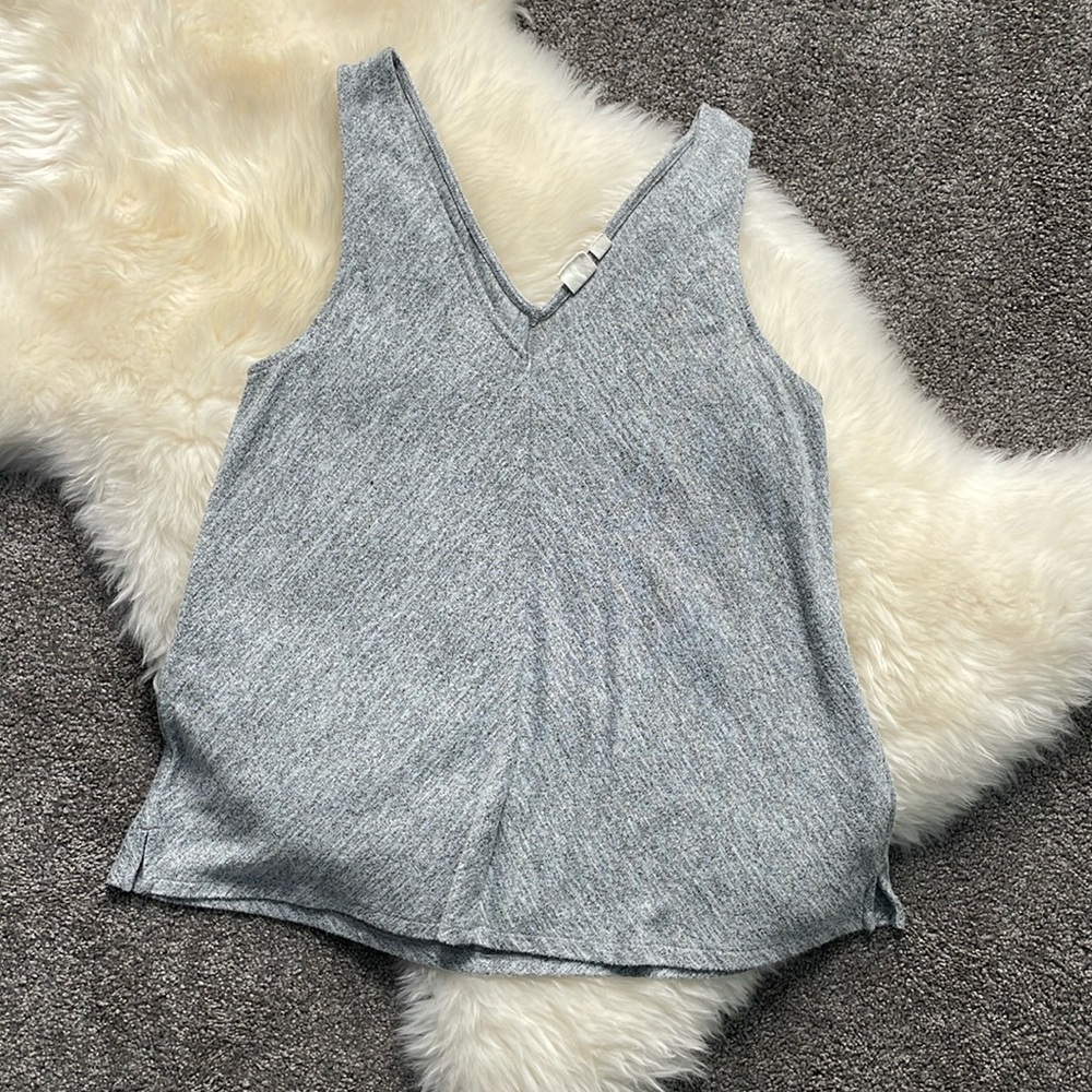 GAP light gray tank